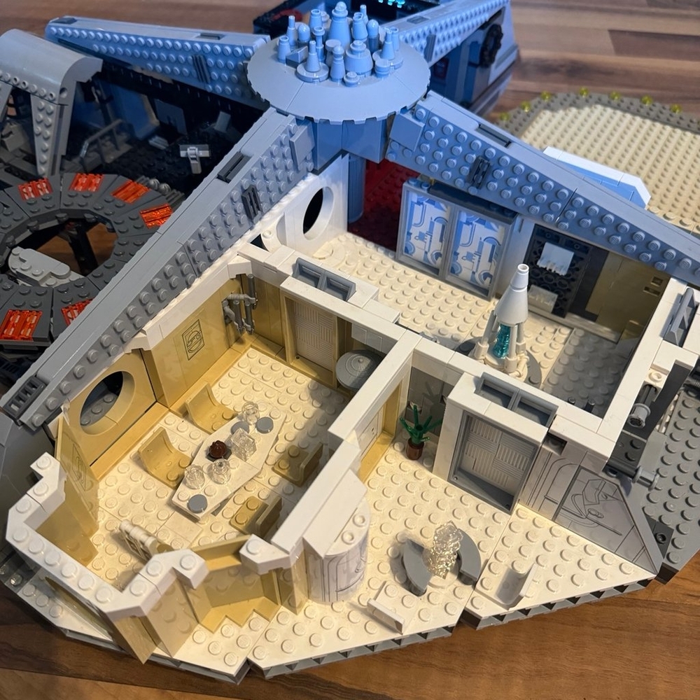LEGO Star Wars: Betrayal at Cloud City 75222 - Picture 3 of 9